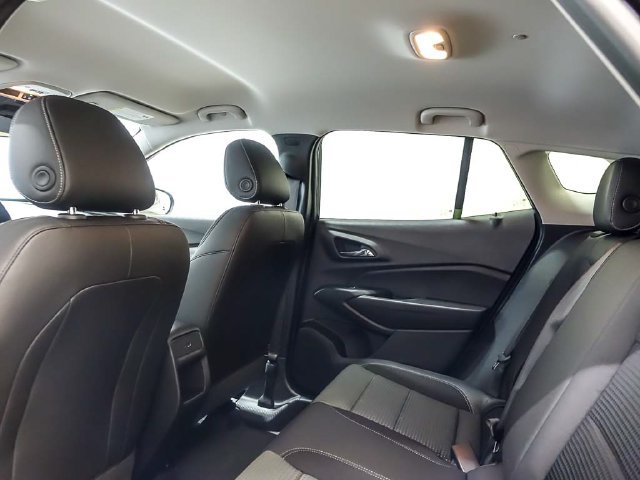 New 2026 Chevrolet Trax LT w/ LT Convenience Package FWD image 11