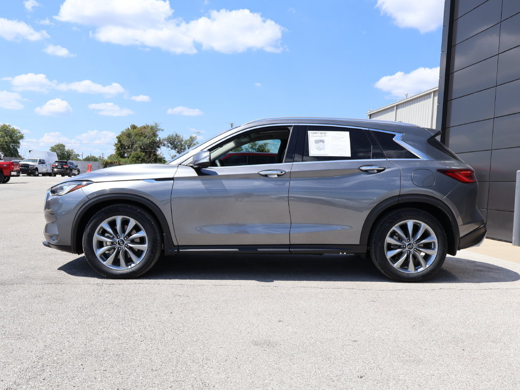 Used 2022 INFINITI QX50 Essential AWD/4WD image 2