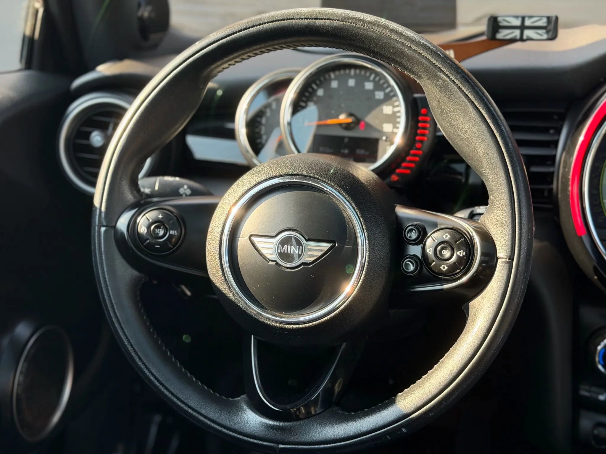 Used 2015 MINI Cooper S image 26