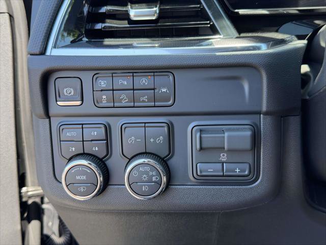 Used 2026 Chevrolet Suburban RST w/ RST Capability Package AWD/4WD image 24