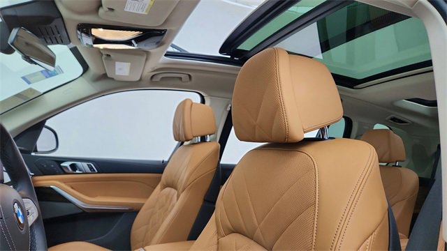 Used 2025 BMW X7 xDrive40i w/ Executive Package image 37