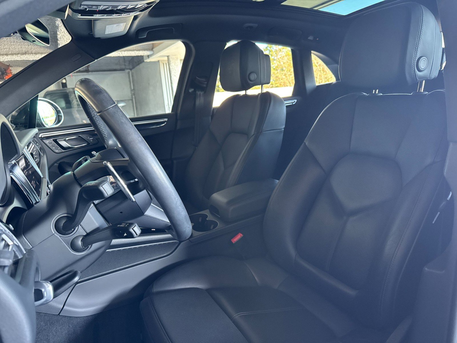 Used 2024 Porsche Macan image 5