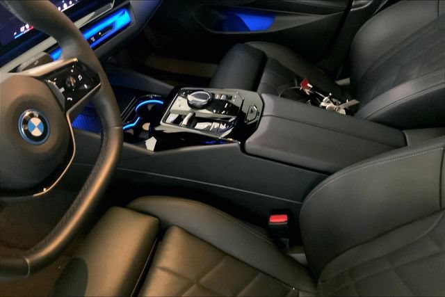 Used 2024 BMW i5 eDrive40i w/ M Sport Package RWD image 8