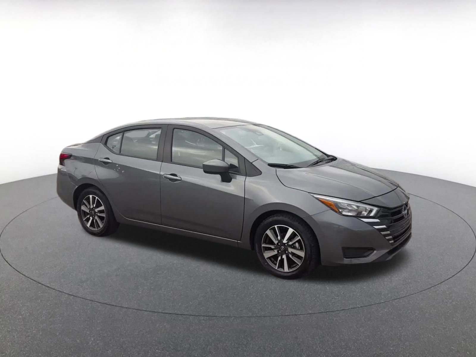 Used 2025 Nissan Versa SV FWD image 2