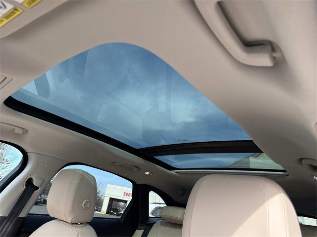 Used 2018 Jaguar F-PACE Premium image 16