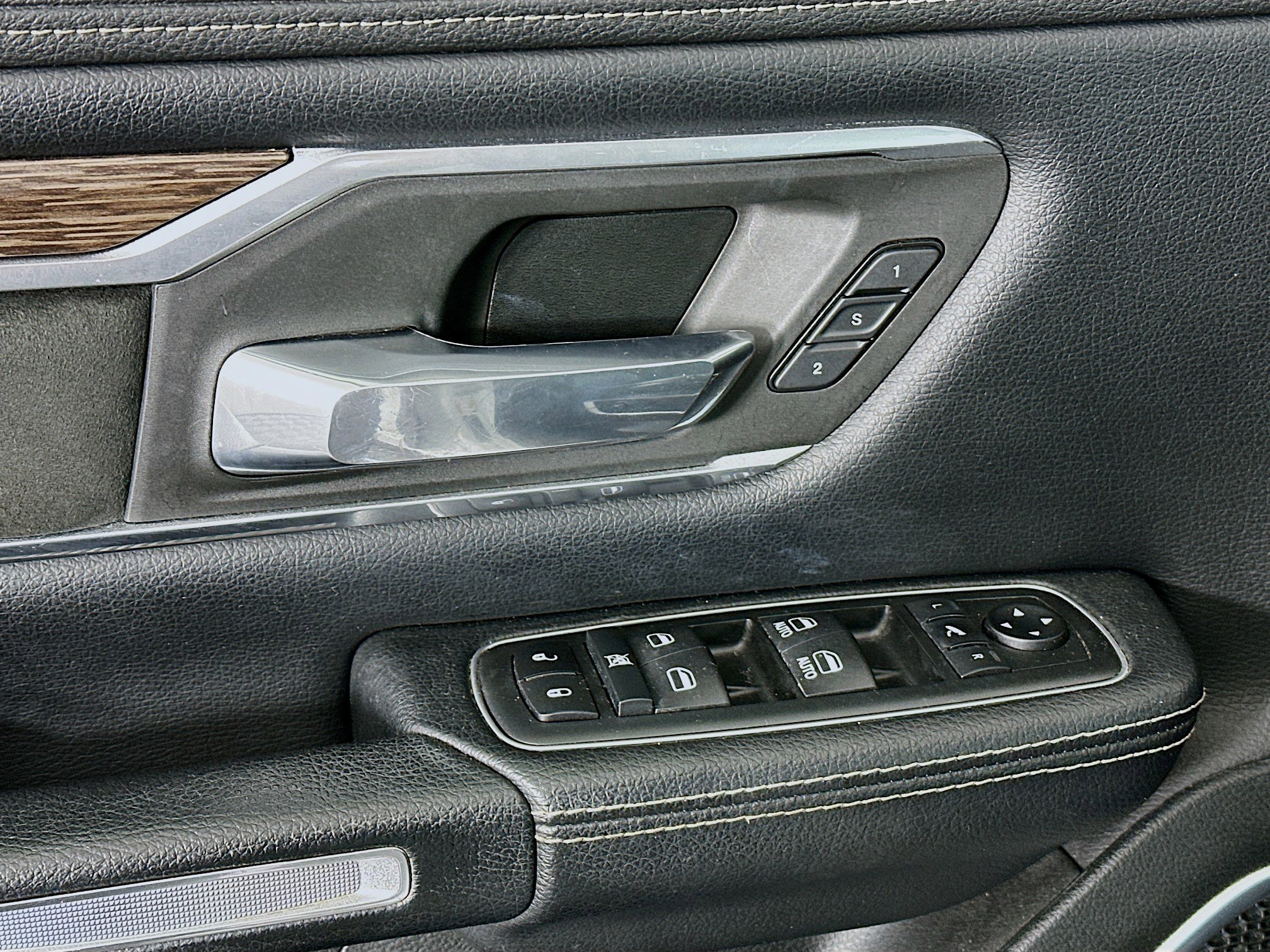 Used 2020 RAM 1500 Laramie image 15