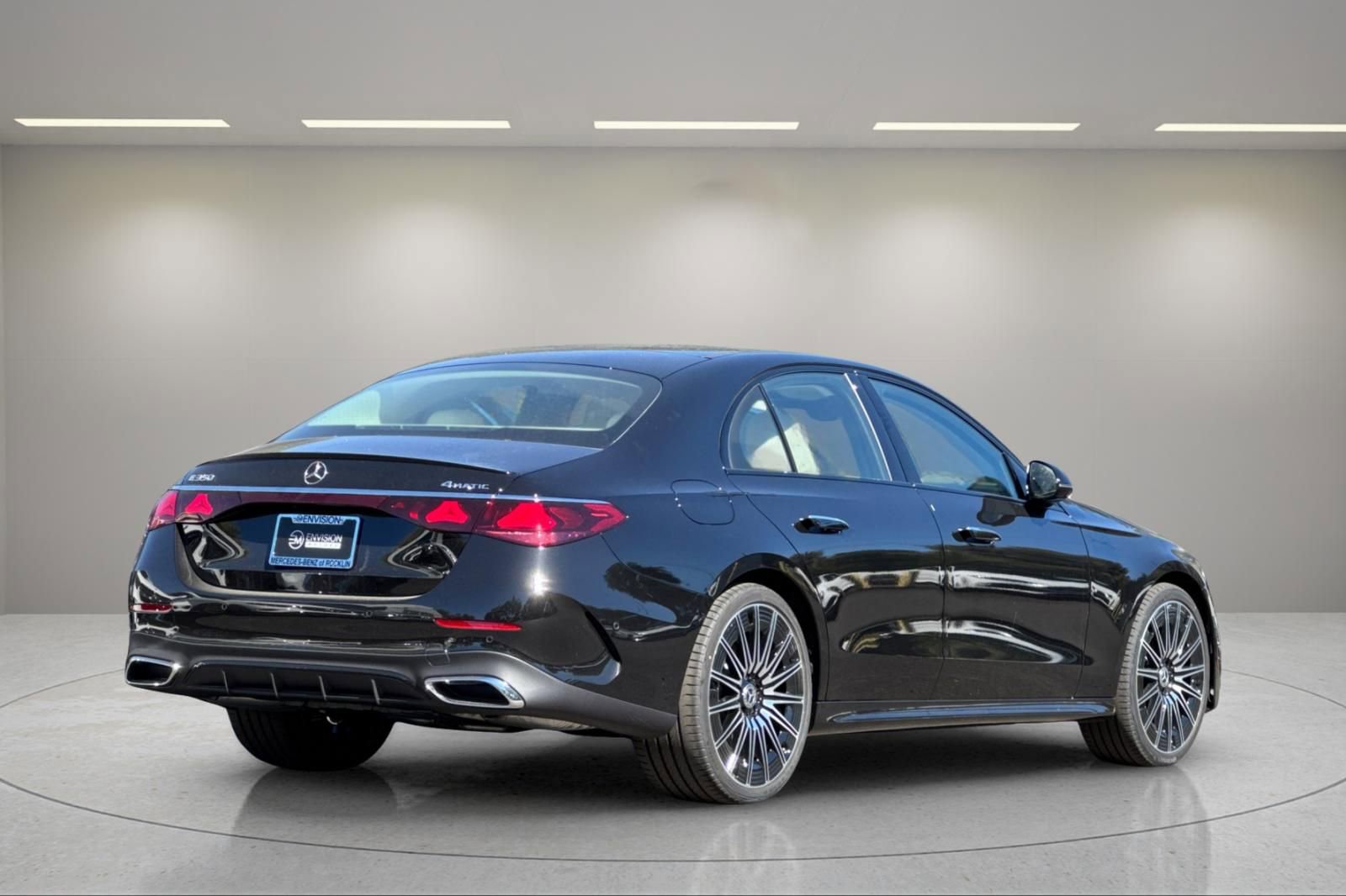 New 2026 Mercedes-Benz E 350 4MATIC Sedan image 4