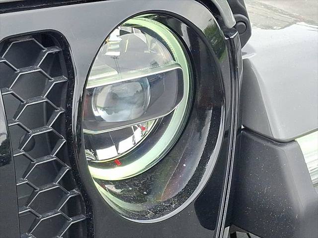 Certified 2022 Jeep Gladiator Overland AWD/4WD image 9