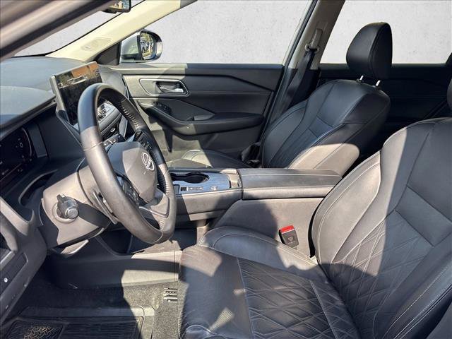 Used 2025 Nissan Rogue Platinum FWD image 10