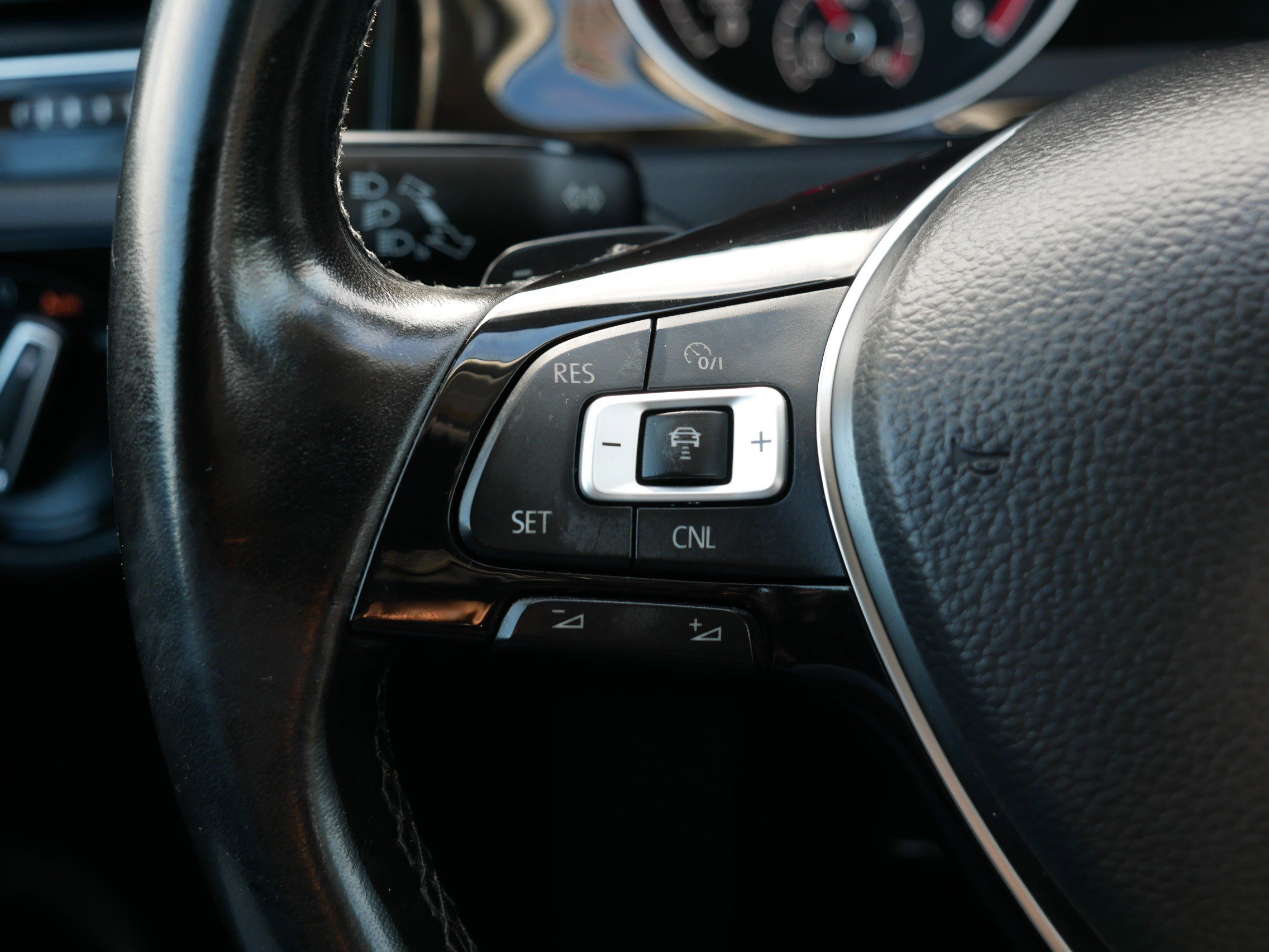 Used 2017 Volkswagen Golf SEL image 31