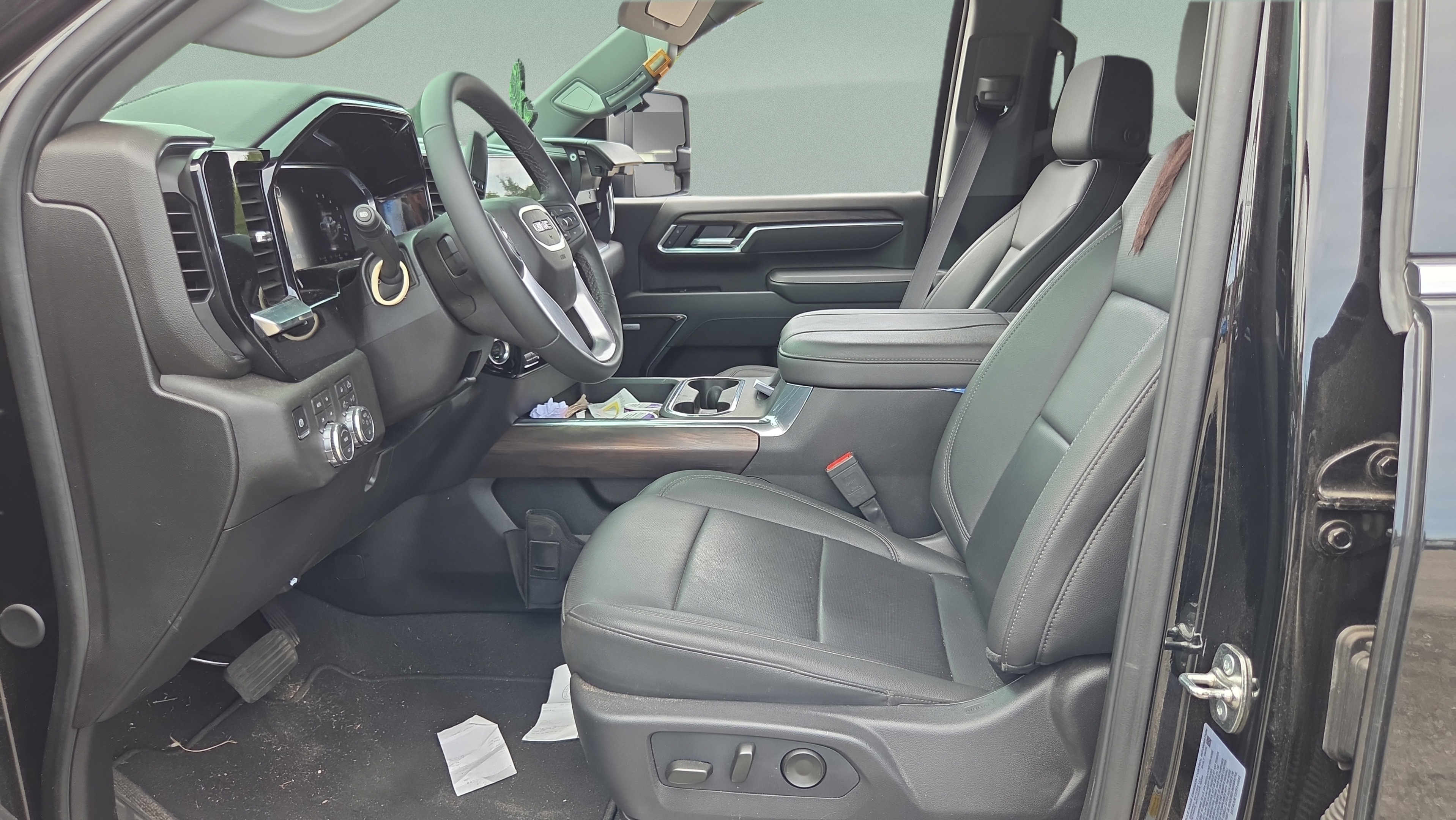 Used 2026 GMC Sierra 3500 SLT w/ SLT Convenience Package AWD/4WD image 9