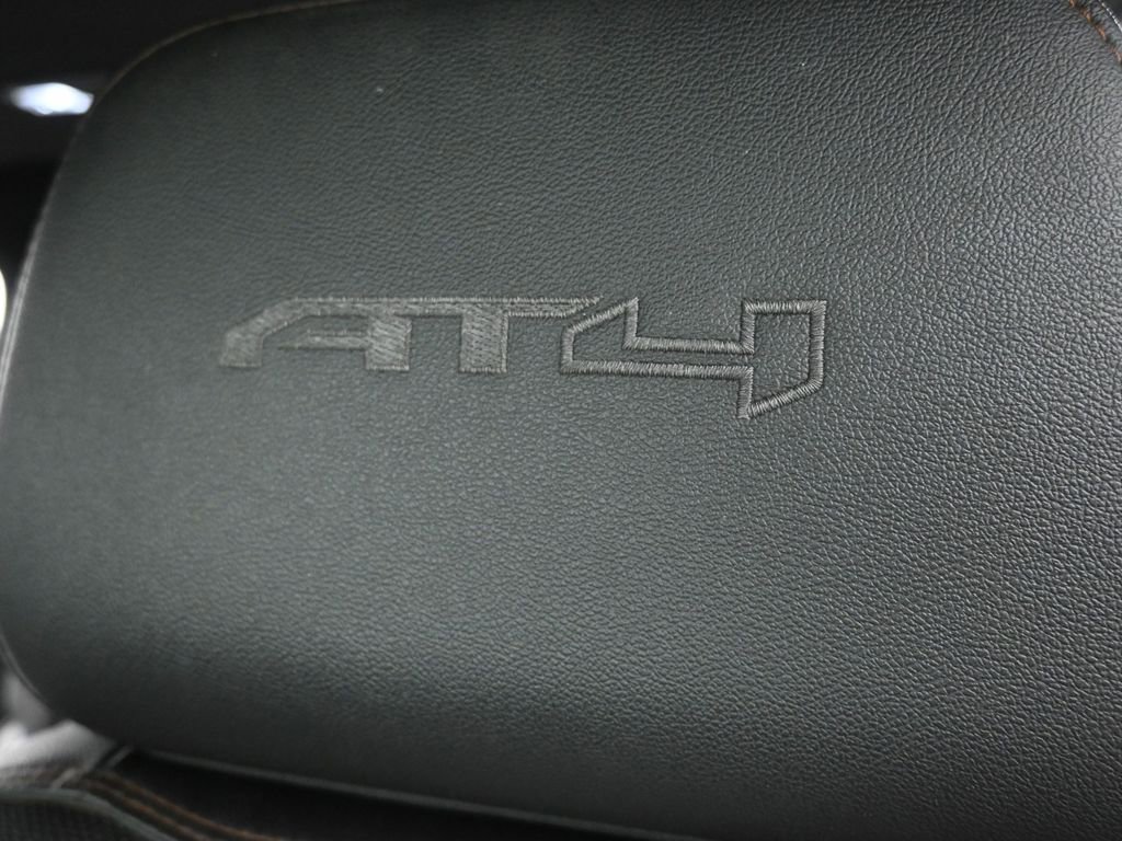 Used 2021 GMC Sierra 1500 AT4 w/ AT4 Premium Package AWD/4WD image 11