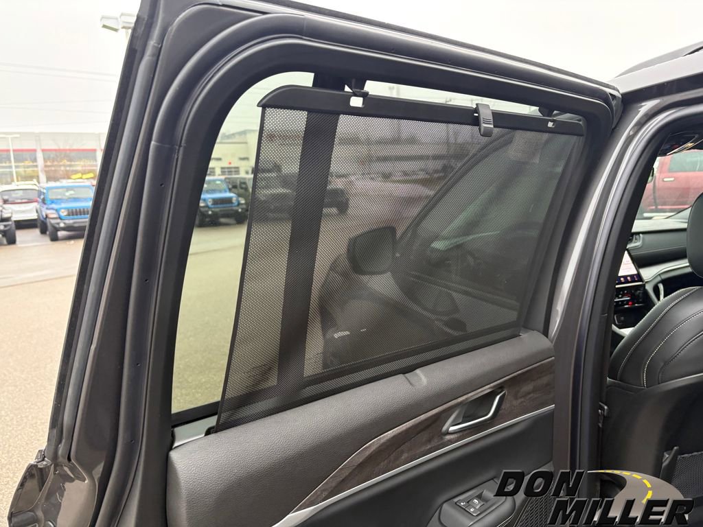 New 2025 Jeep Grand Cherokee Limited w/ Luxury Tech Group II image 27