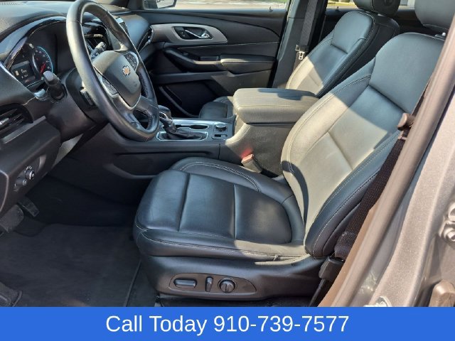 Used 2023 Chevrolet Traverse LT w/ LT Premium Package AWD/4WD image 16