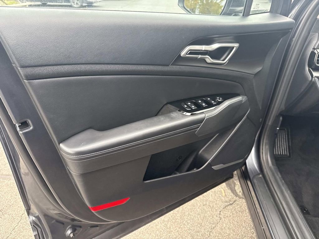 Used 2023 Kia Sportage EX AWD/4WD image 17
