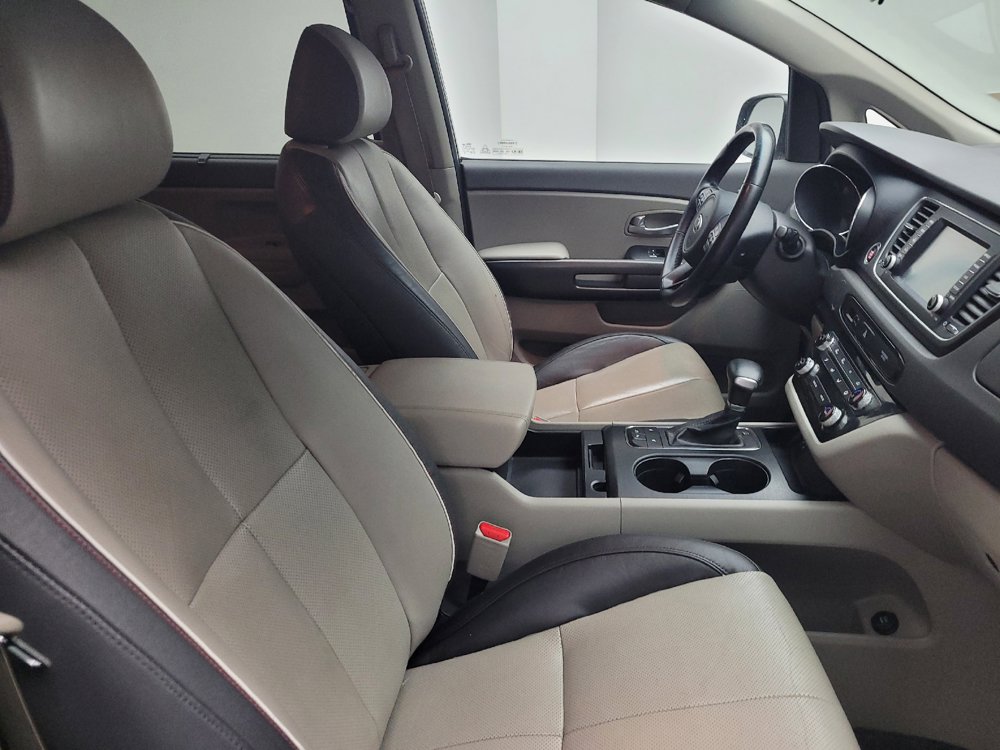 Used 2017 Kia Sedona LX w/ LX Essentials Premium Package FWD image 21