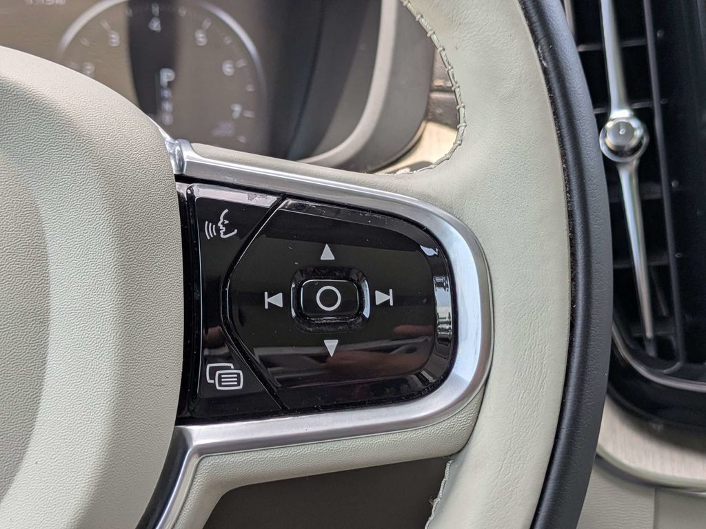 Used 2020 Volvo XC60 T6 Inscription AWD/4WD image 27