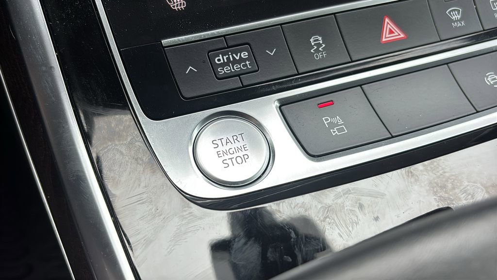 Used 2020 Audi Q8 Premium Plus w/ Premium Plus Package AWD/4WD image 15