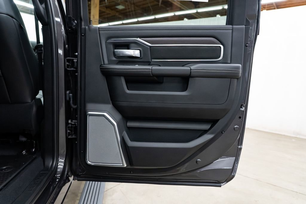 New 2026 RAM 3500 Laramie AWD/4WD image 30