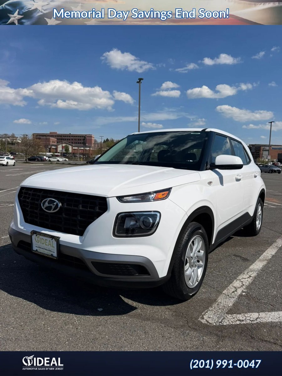 Used 2024 Hyundai Venue SE FWD image 2