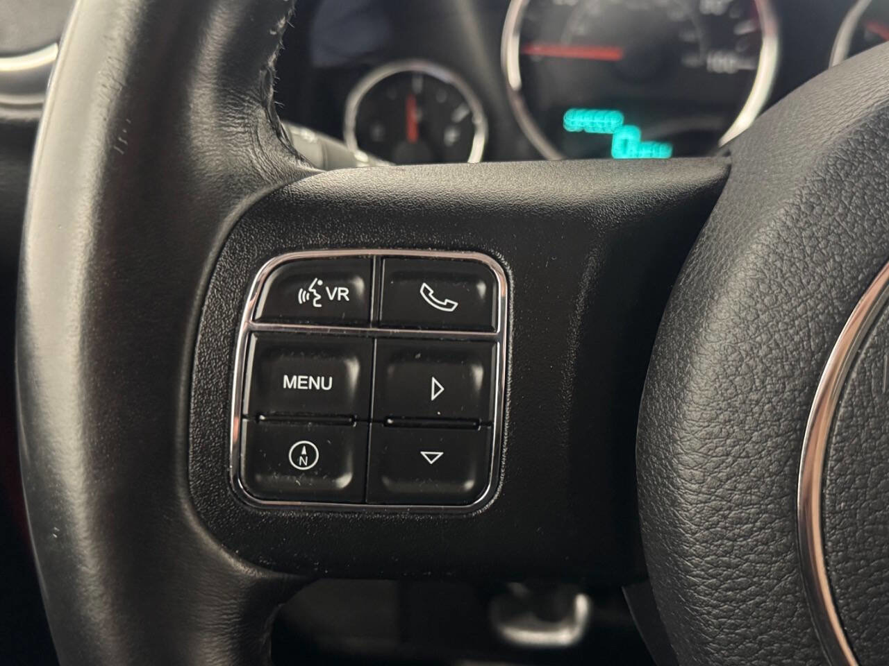 Used 2016 Jeep Wrangler Unlimited Rubicon w/ Connectivity Group image 32