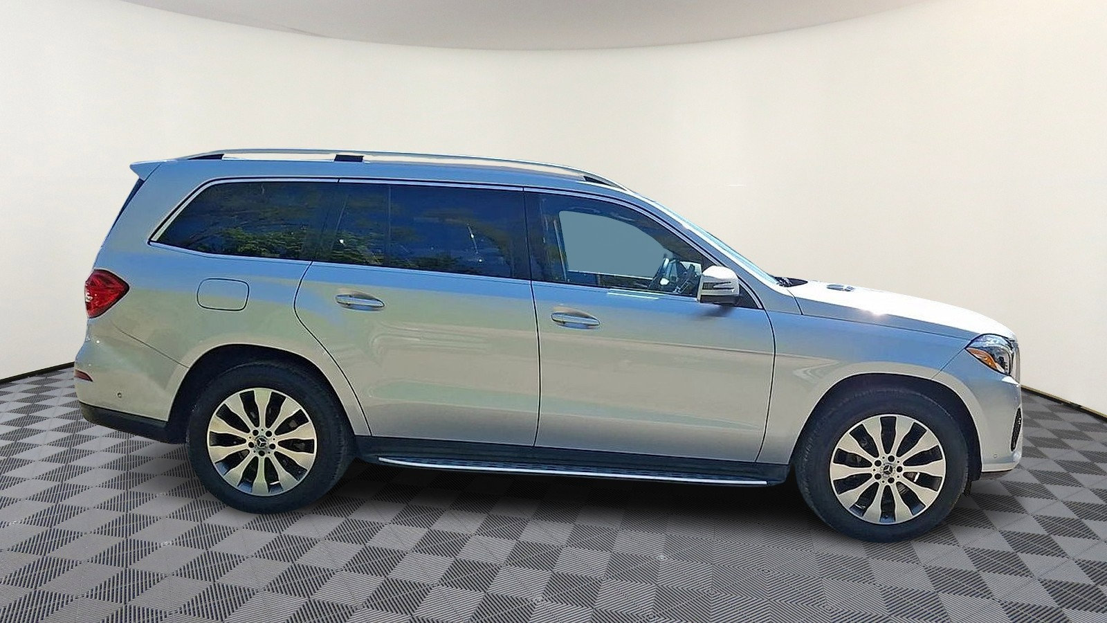 Used 2019 Mercedes-Benz GLS 450 4MATIC image 9