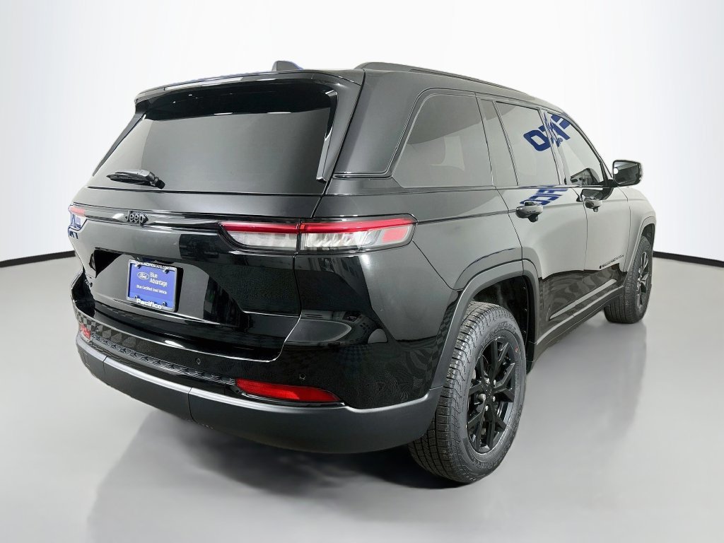 Used 2024 Jeep Grand Cherokee Altitude AWD/4WD image 9
