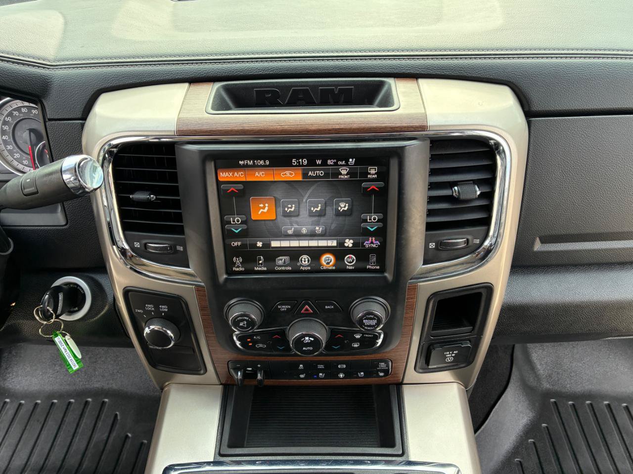 Used 2013 RAM 2500 Laramie AWD/4WD image 23