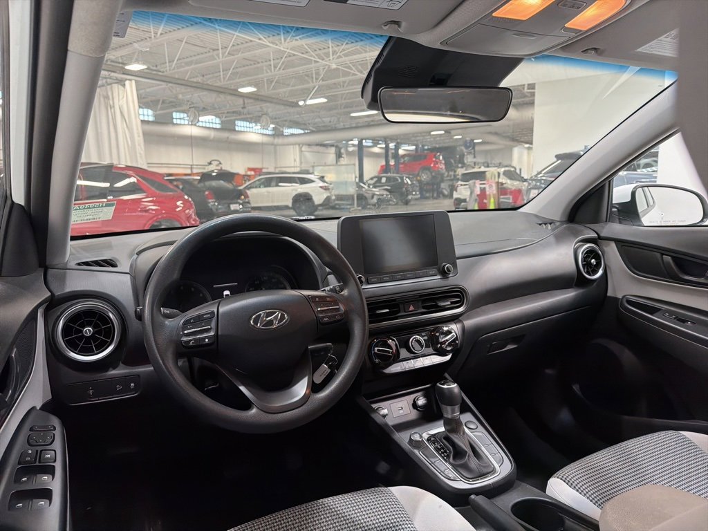 Used 2022 Hyundai Kona SE image 11