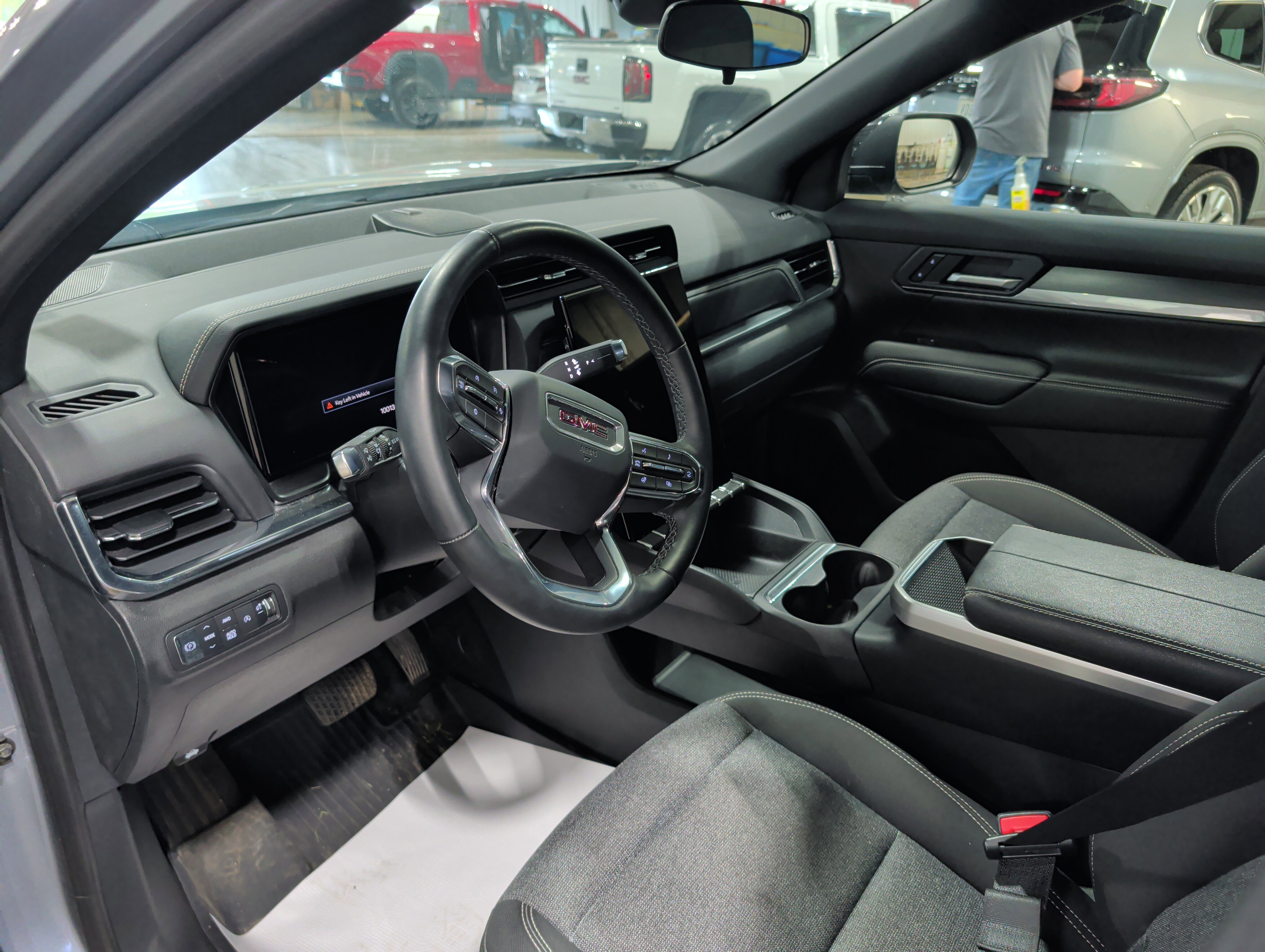 Used 2025 GMC Terrain Elevation AWD/4WD image 7