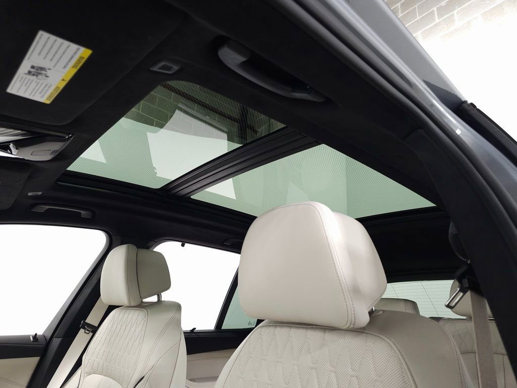 Used 2025 BMW X5 M60i image 19