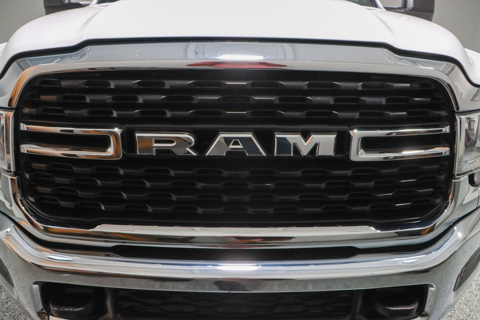 Used 2024 RAM 3500 SLT w/ Quick Order Package 2YG SLT image 4