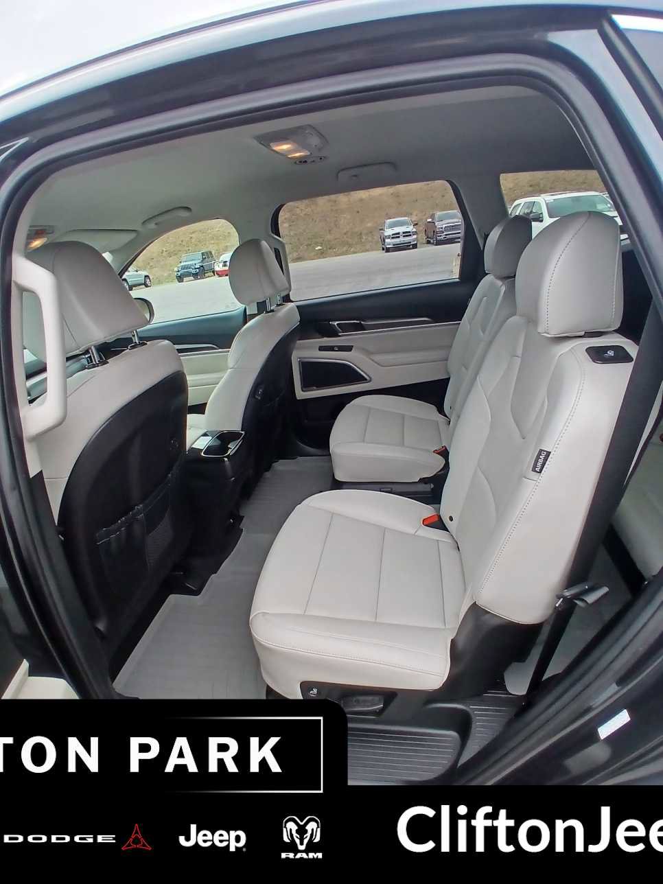 Used 2024 Kia Telluride S AWD/4WD image 13