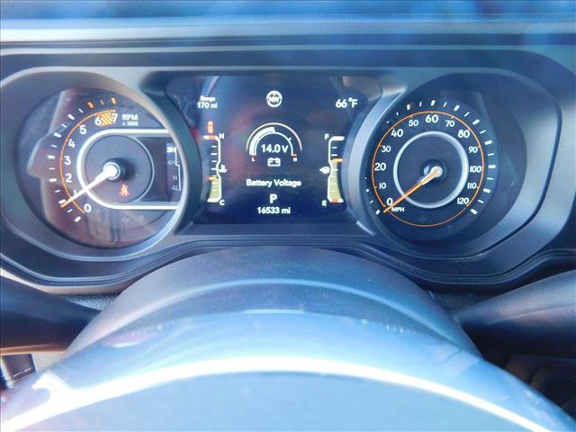 Used 2025 Jeep Wrangler Sahara image 11