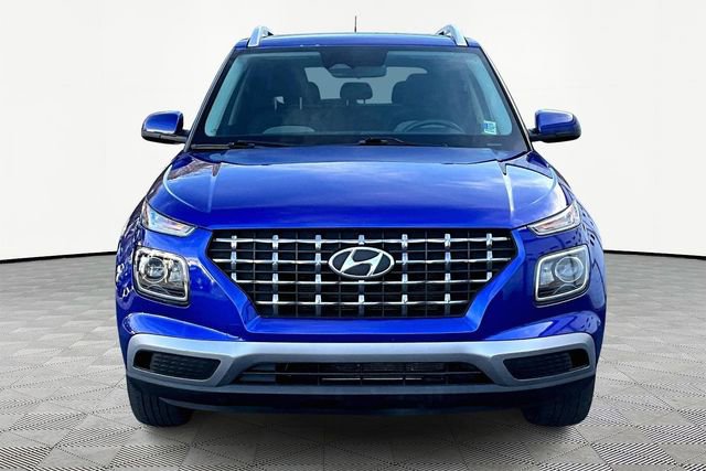 Used 2024 Hyundai Venue SEL video 2