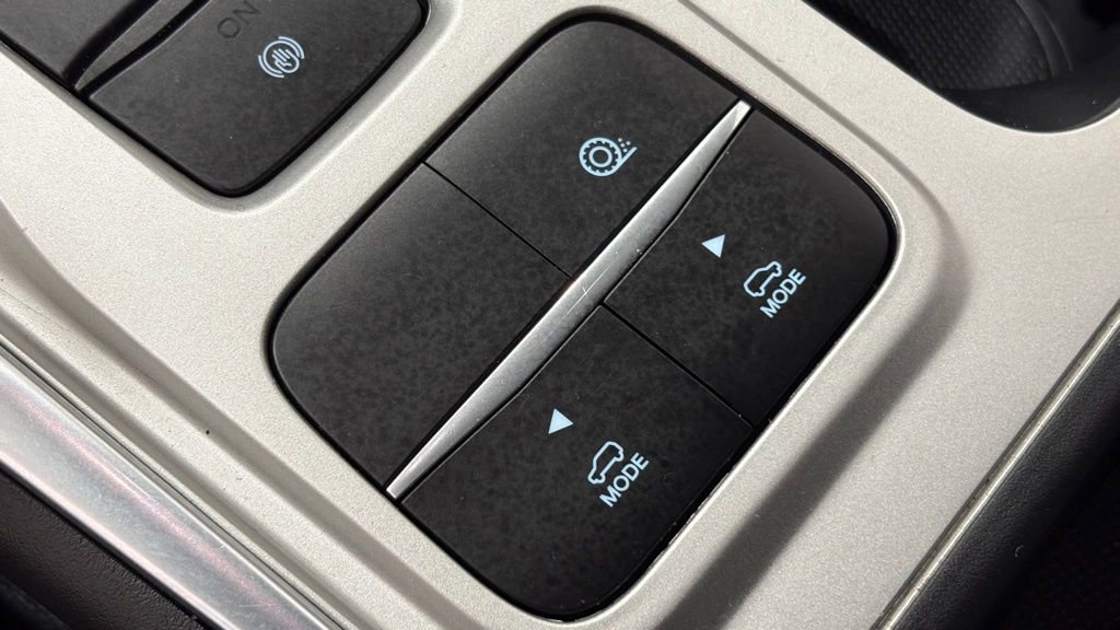 Used 2023 Ford Explorer XLT w/ Equipment Group 202A image 38