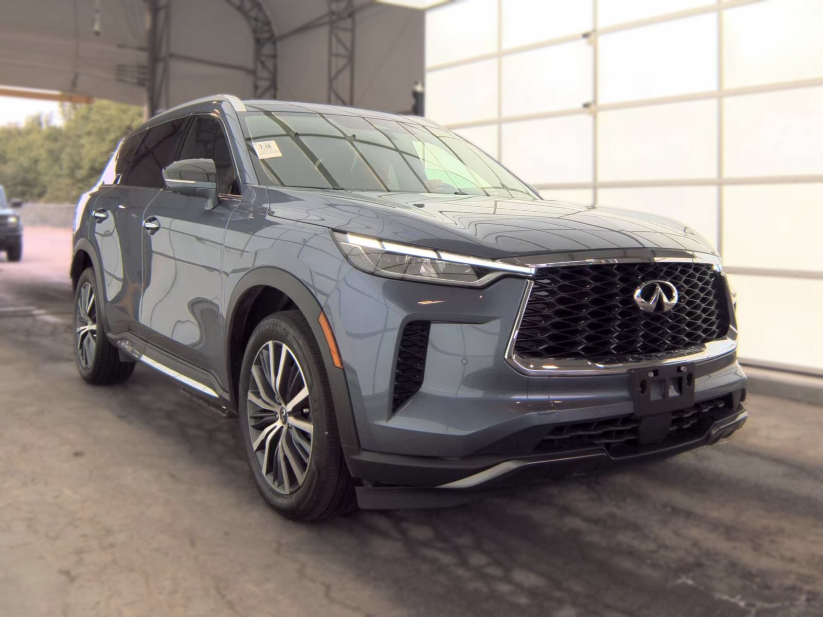 Used 2024 INFINITI QX60 Sensory AWD/4WD image 2
