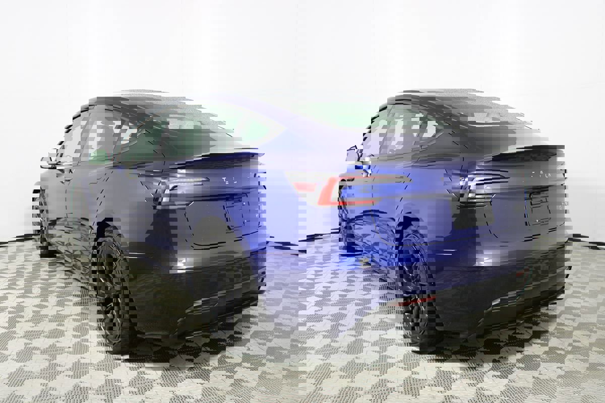 Used 2025 Tesla Model 3 Performance image 32