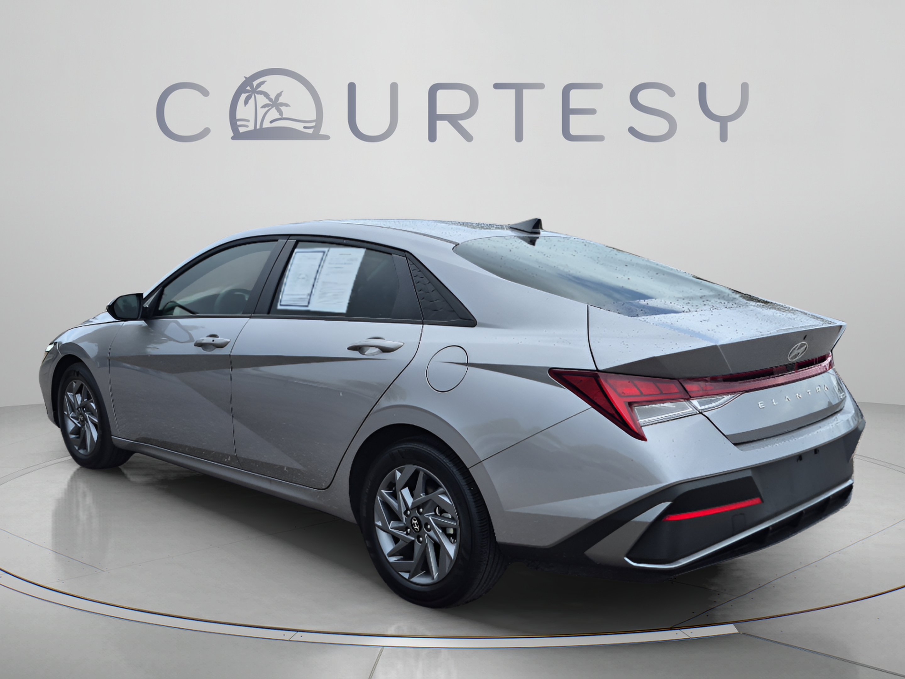 Certified 2025 Hyundai Elantra Hybrid w/ Cargo Package FWD image 3