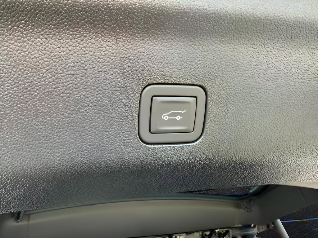 Used 2026 Chevrolet Suburban RST w/ Comfort Package image 31