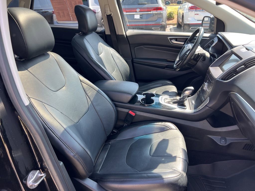 Used 2017 Ford Edge Titanium w/ Equipment Group 301A AWD/4WD image 24