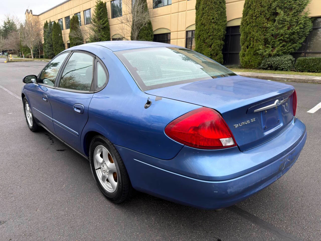 Used 2003 Ford Taurus SE image 7