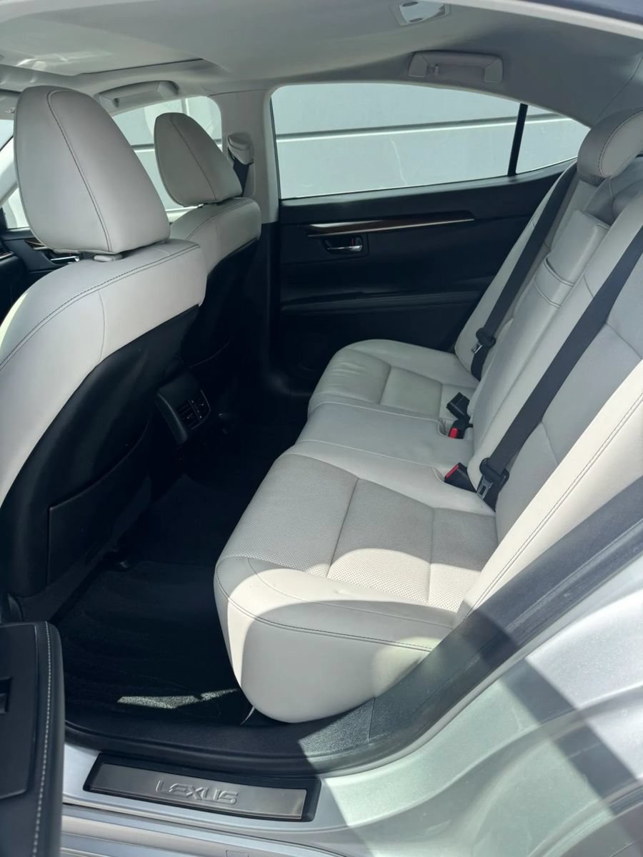 Used 2014 Lexus ES 350 w/ Luxury Package FWD image 10