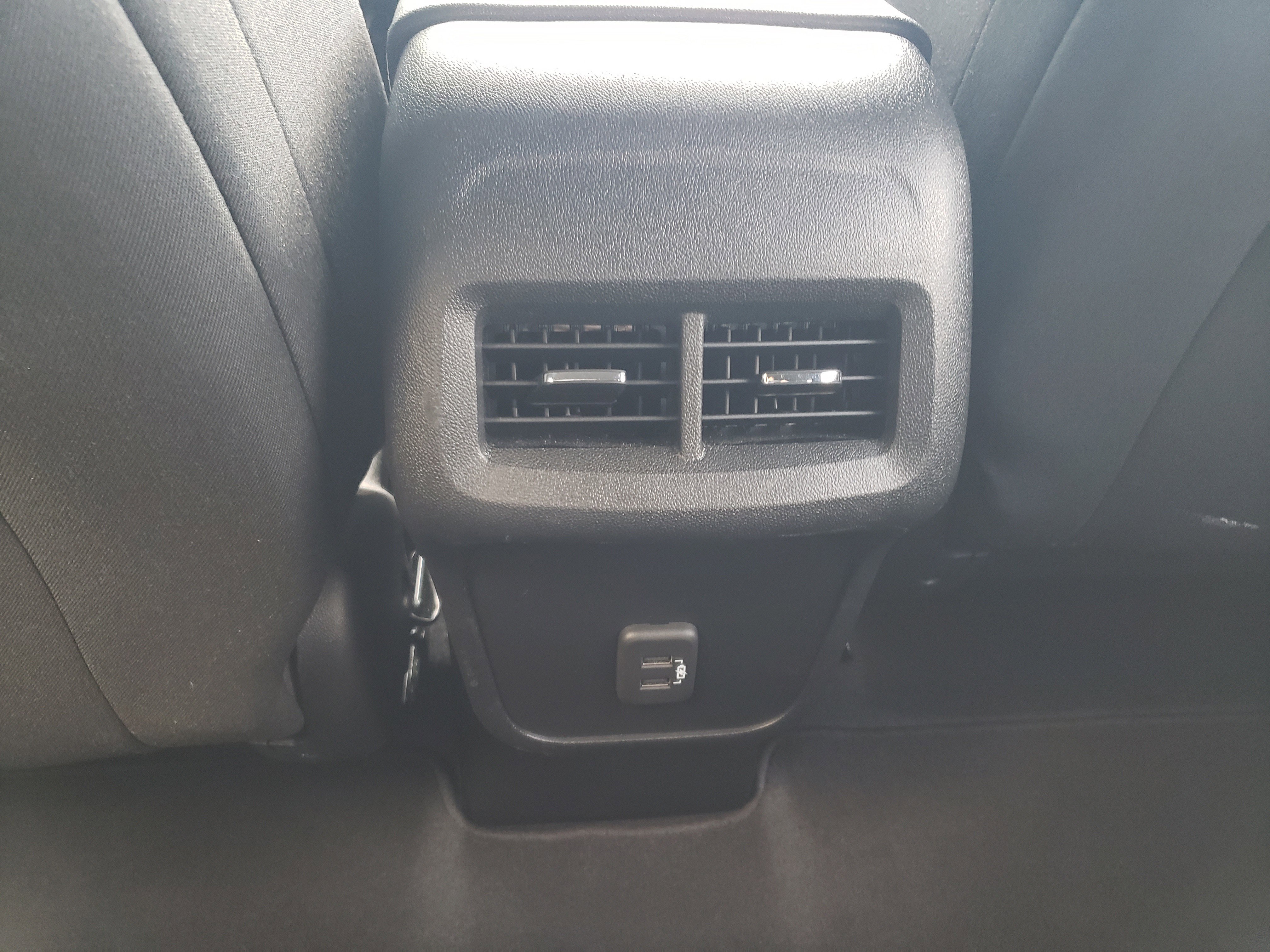 Used 2022 Chevrolet Equinox LT w/ Driver Convenience Package image 34