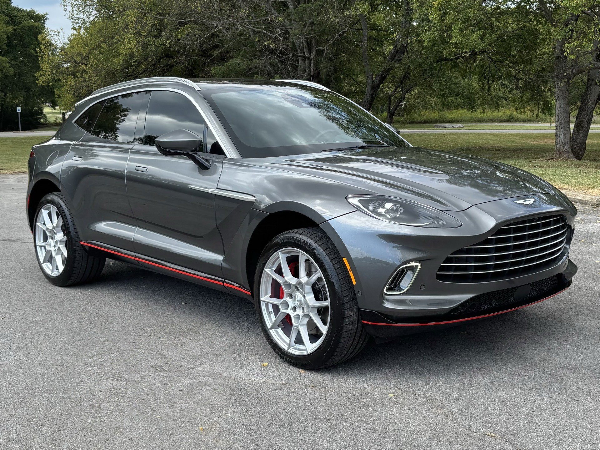 Used 2021 Aston Martin DBX AWD/4WD video 1