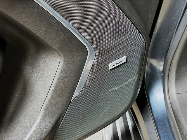 Used 2021 GMC Yukon SLT w/ SLT Luxury Plus Package image 18