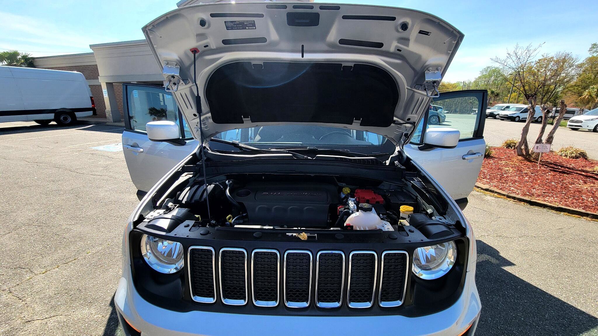 Used 2021 Jeep Renegade Latitude w/ Convenience Group image 17