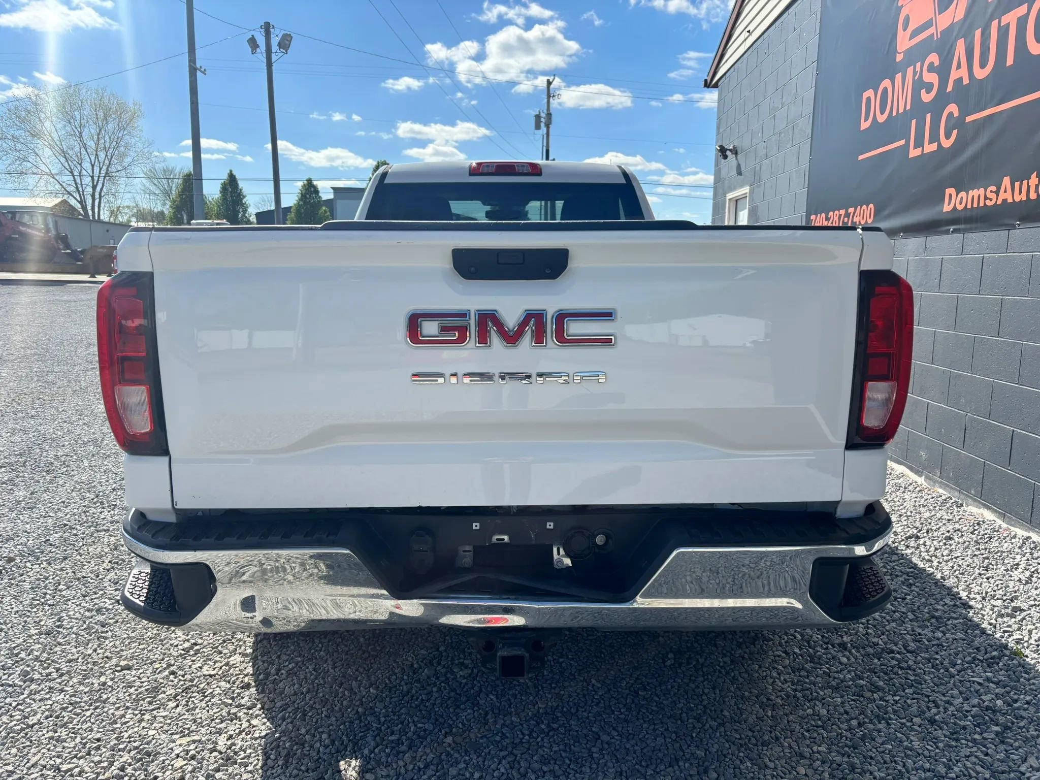Used 2020 GMC Sierra 1500 4x4 Regular Cab w/ Sierra Value Package image 4