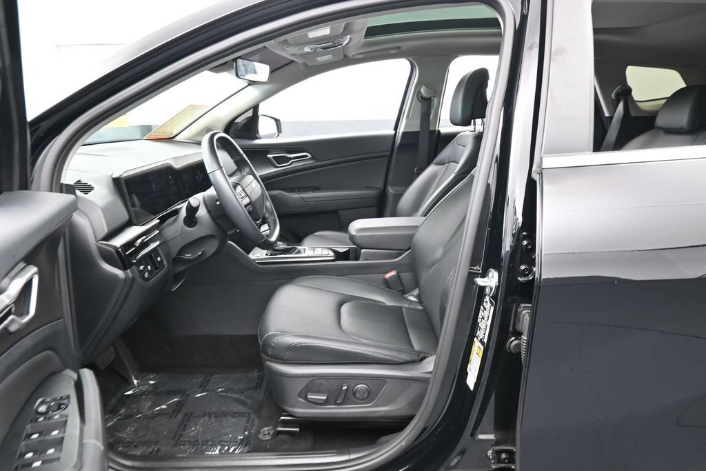 Used 2026 Kia Sportage EX w/ EX Panorama Roof Package FWD image 11