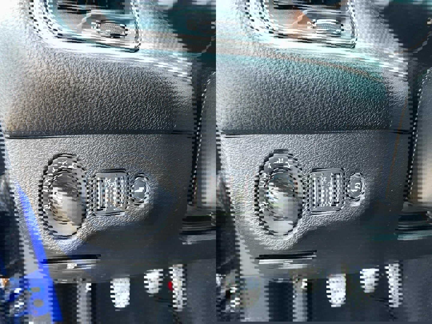 Used 2019 Dodge Challenger SRT Hellcat w/ Widebody Package image 14